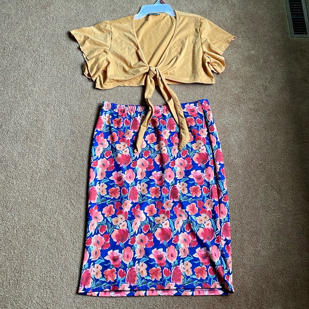 SHEIN Sexy Tie Up Crop Top W/ Floral Form Fitting Pencil Skirt